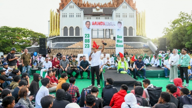 Sandiaga Uno Bersama Sandinesia Sulsel Berdayakan Ratusan Anak Muda di Makassar Bangun Wirausaha Digital