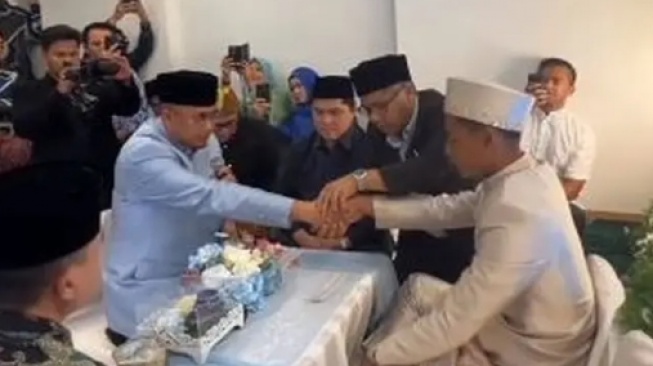 Potret Kedekatan Pratama Arhan dan Andre Rosiade. (Instagram/arhanazizah.official)