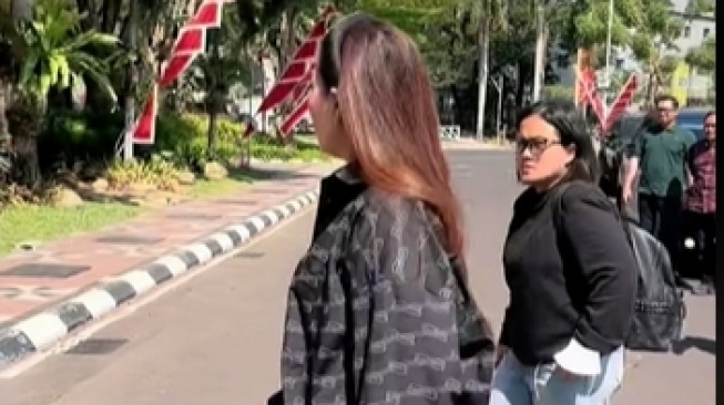 Momen Ashanty Kunjungi Kampusnya di Surabaya (TikTok/ashantyhermansyah)