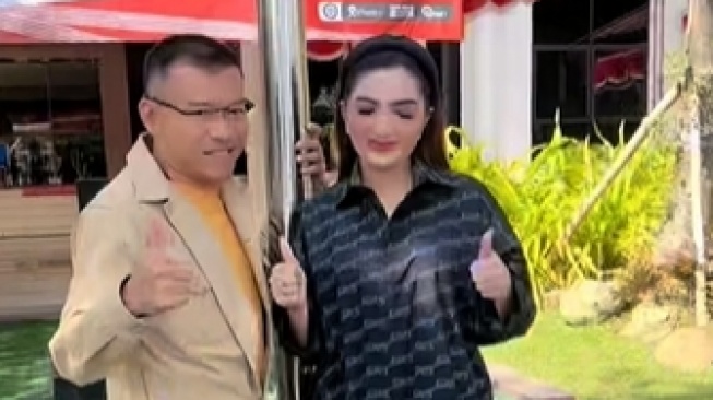 Momen Ashanty Kunjungi Kampusnya di Surabaya (TikTok/ashantyhermansyah)