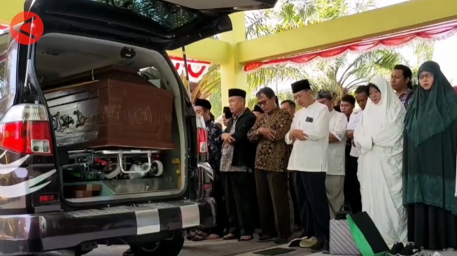 Jenazah  Dosen UIN Solo  Sempat Disalatkan di Atas Ambulans