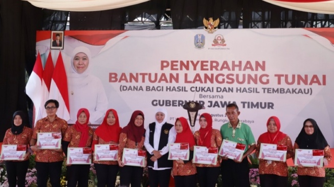 Ribuan Pekerja IHT di Surabaya Tersenyum Dapat Bantuan BLT Cukai Hasil Tembakau