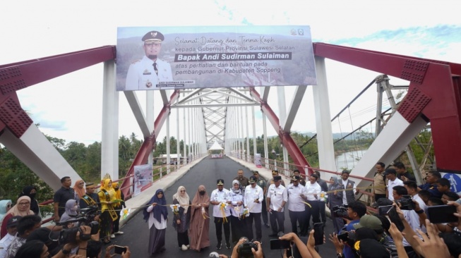 Jembatan Pacongkang Diresmikan, Jadi Jembatan Rangka Baja Terpanjang di Sulsel