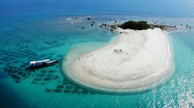 Pulau Badul- [tangkap layar IG @ujungkulon_adventure]