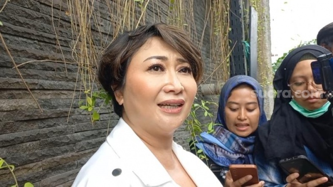 Indy Barends ditemui di kawasan Jalan Kapten P Tendean, Jakarta Selatan, Senin (28/8/2023). [Tiara Rosana/Suara.com]