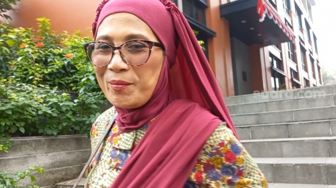 Ibu Indah Permatasari, Nursyah saat ditemui di kawasan Kapten P. Tendean, Jakarta Selatan, Senin (28/8/2023). [Suara.com/Tiara Rosana]