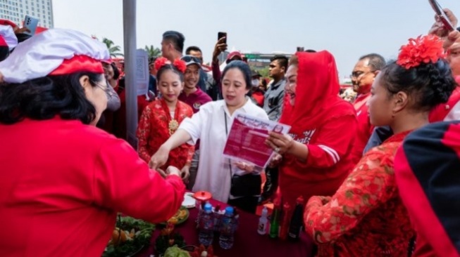 Hadiri Lomba Masak Ibu-ibu di Semarang, Puan Sebut Nasi Goreng Selalu Bikin Kangen