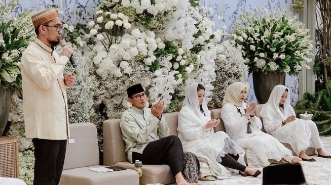 Momen Bacaan Pernikahan Atheera Anak Sandiaga Uno (Instagram/@sandiuno)