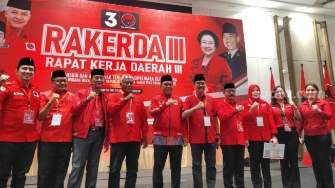 Perjalanan Politik dan Komitmen Baru Danny Pomanto, Dari NasDem ke PDI Perjuangan