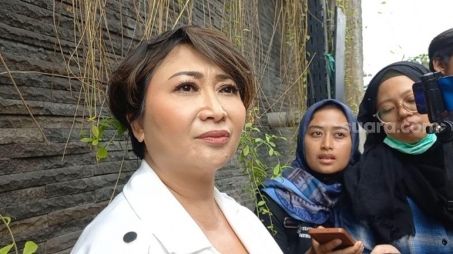 Indy Barends ditemui di kawasan Jalan Kapten P Tendean, Jakarta Selatan, Senin (28/8/2023). [Tiara Rosana/Suara.com]