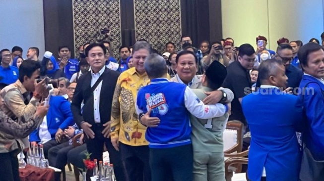 HUT ke-25 PAN Jadi Ajang Kumpul Ketum KKIR, Prabowo Peluk Mesra Cak Imin-Zulhas dan Airlangga