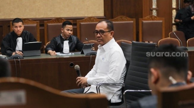 Cara Rafael Alun Sembunyikan Uang Haram: Libatkan Istri, Ibu Hingga Anak