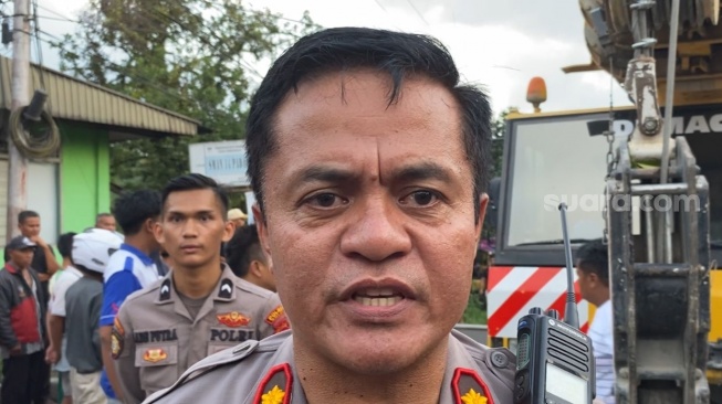 Kecelakaan Truk di Padang Rusak 5 Rumah, Polisi Sebut Rem Blong Sejak 1 Kilometer Jelang Masuk Sungai