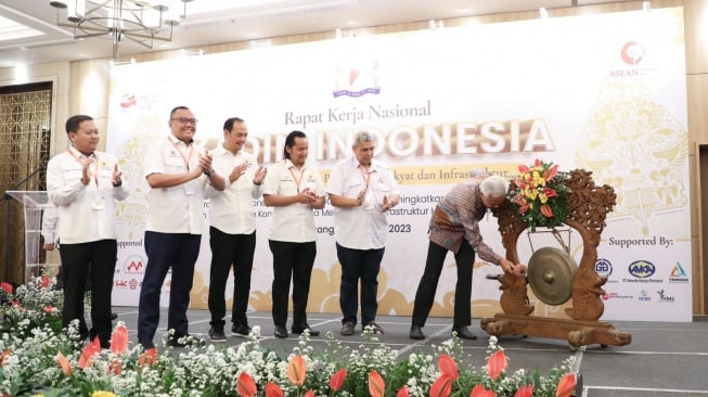 Lewat Sekolah Vokasi, Ganjar Siapkan SDM Terampil Buat Bangun Infrastruktur Hijau di Masa Depan