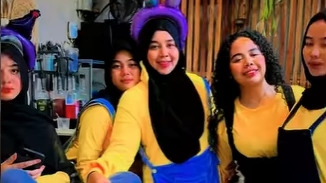 Potret Dian Rositaningrum Eks Istri Opick Usai Lepas Cadar (Instagram/@dianrose_bundee)