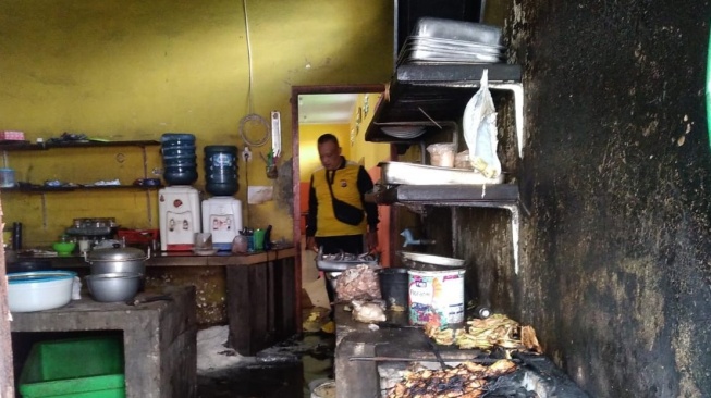 Dapur Sebuah Rumah Makan di Sleman Terbakar, Dua Karyawan Terkena Luka Bakar