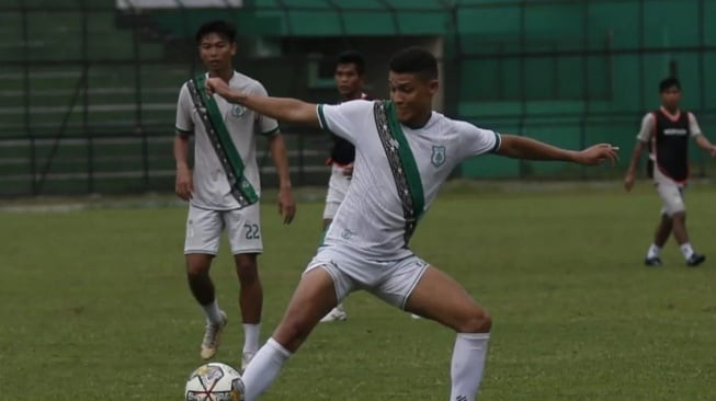 Pemain PSMS saat menggelar latihan. [Dok.Antara]