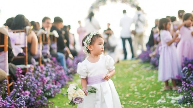 Anak Artis Jadi Flower Girl (Instagram/@shandyaulia)