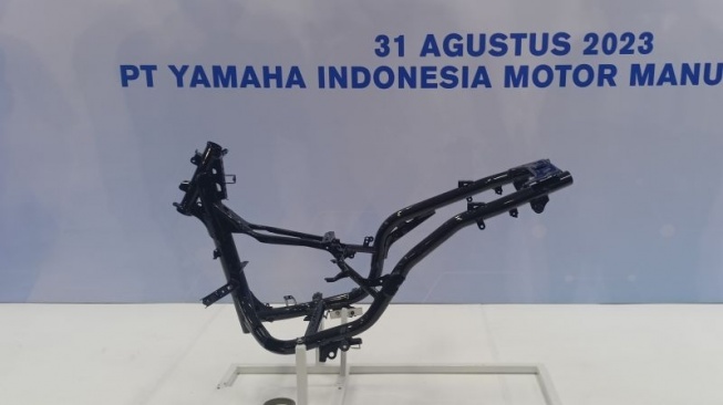 Rangka motor Yamaha dipamerkan di Jakarta pada Agustus 2023, di tengah maraknya keluhan terhadap rangka eSAF Honda di Indonesia. [Antara]