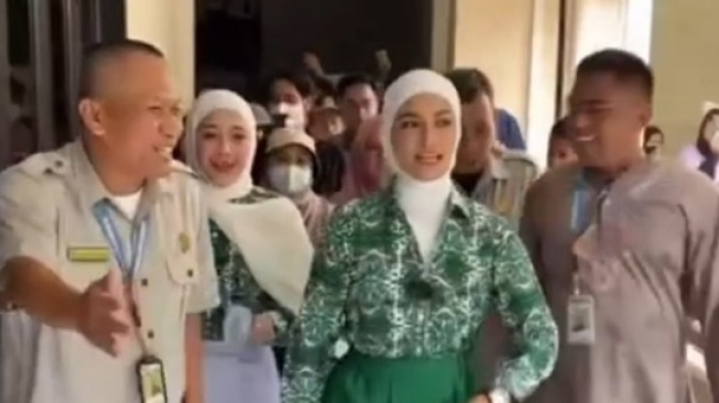 Potret Nagita Slavina dan Putri Zulhas Reuni SMP (Instagram/@putri_zulhas)