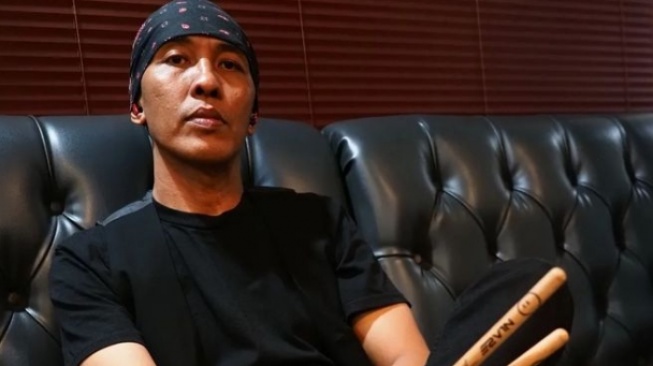 Dikeluarkan dari Cokelat Band, Ervin Sang Drummer Banting Setir Jadi Badut