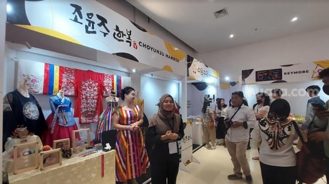 Cicip Jajanan Asli Korea Sampai Coba Pakai Hanbok Gratis Bisa Dilakukan di Sini