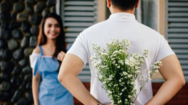 2 Bahasa Cinta yang Kurang Mendukung Hubungan Asmara Langgeng