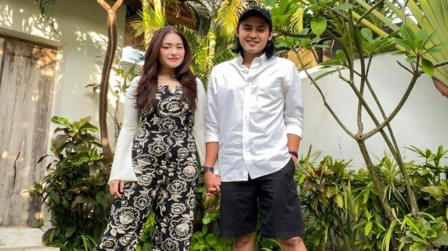 Makin Mesra, Intip 7 Potret Nathalie Holscher dan Ilham Yogi Liburan Bareng di Bali