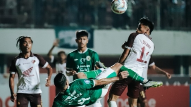 Gol Indah Vizcarra Gagal Bawa Kemenangan PSS atas PSM