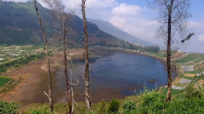 Kondisi Telaga Merdada kawasan dataran tinggi Dieng, Karang Tengah, Batur, Banjarnegara, Jateng, Selasa (4/9/2023). [ANTARA FOTO/Anis Efizudin/Spt]