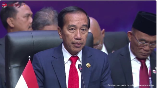 Buka Pleno KTT ke-43 ASEAN, Jokowi: Para Pemimpin Harus Memastikan Kapal Ini Mampu Terus Berlayar