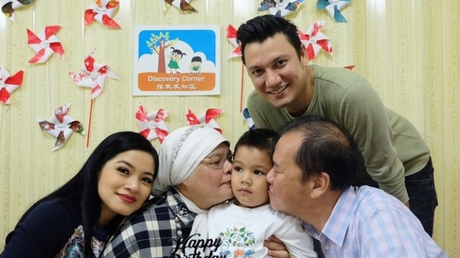 Potret Anak Artis Rayakan Ulang Tahun di Sekolah (Instagram/@/titi_kamall)