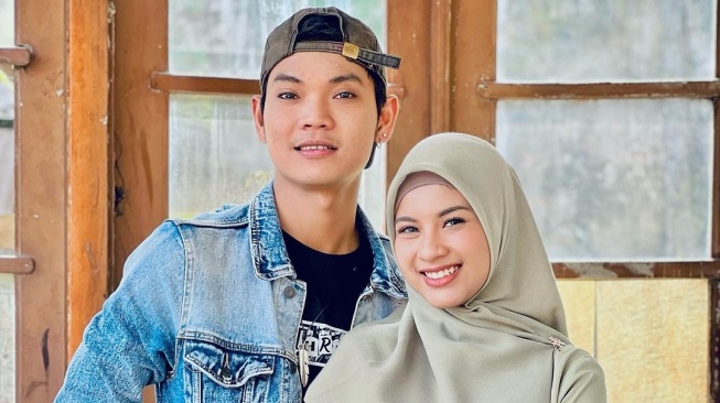 Tri Suaka dan Nabila Maharani. [Instagram]