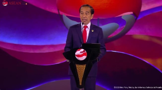 Resmi Buka KTT ke-43 ASEAN, Jokowi: Saya dan Seluruh Rakyat Indonesia Senang Menyambut Keluarga Besar