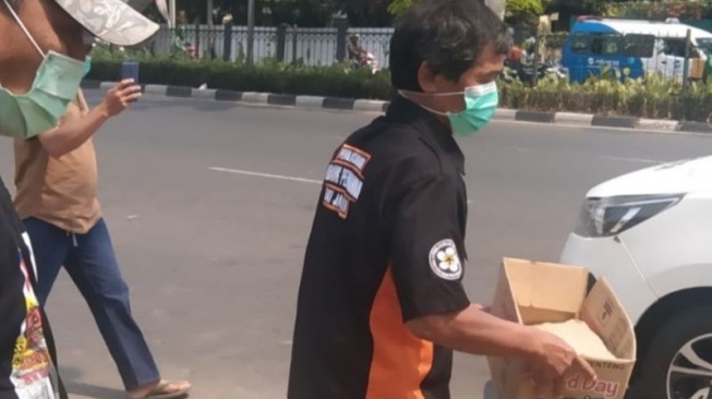 Lagi Bersihkan Sampah di Kali Mookervart, PPSU Syok Temukan Mayat Bayi