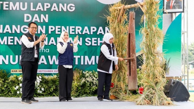 Buka Pencanangan Penerapan MTS, Gubernur Khofifah: Program Ini Bisa Meminimalisir Penggunaan Pupuk Kimia hingga 50%