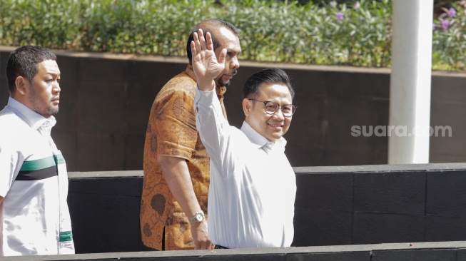 Ketua Umum PKB yang juga Bacawapres dari Koalisi Perubahan untuk Persatuan, Muhaimin Iskandar alias Cak Imin saat tiba di gedung Merah Putih KPK, Jakarta, Kamis (7/9/2023). [Suara.com/Alfian Winanto]