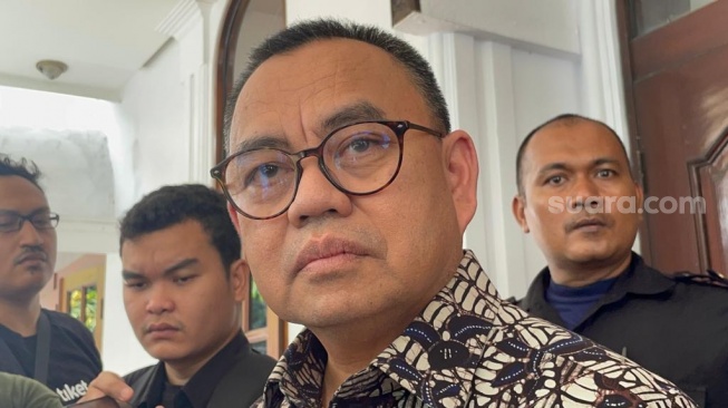 Juru Bicara Anies Baswedan, Sudirman Said ditemui di Sekper Tim 8 KPP, Jakarta Selatan, Kamis (7/9/2023). (Suara.com/Bagaskara)