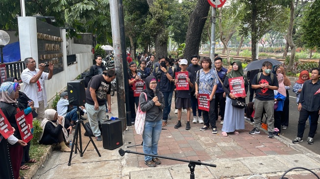 Komite Aksi Solidaritas untuk Munir Gelar Aksi di Depan Komnas HAM, Tuntut Kasus Pembunuhan Diusut Tuntas!