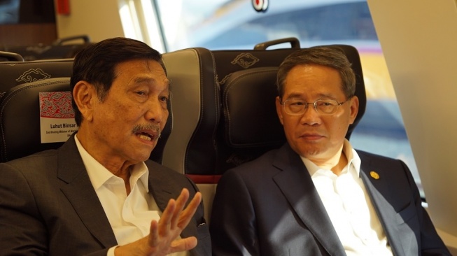 Begini Perasaan PM China Setelah Coba Kereta Cepat Jakarta-Bandung Bareng Luhut