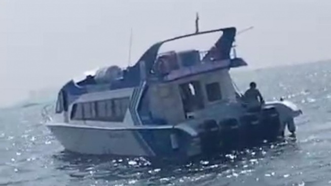 Kapal Dishub DKI Habis Bensin di Tengah Laut Perairan Kepulauan Seribu, Penumpang Panik