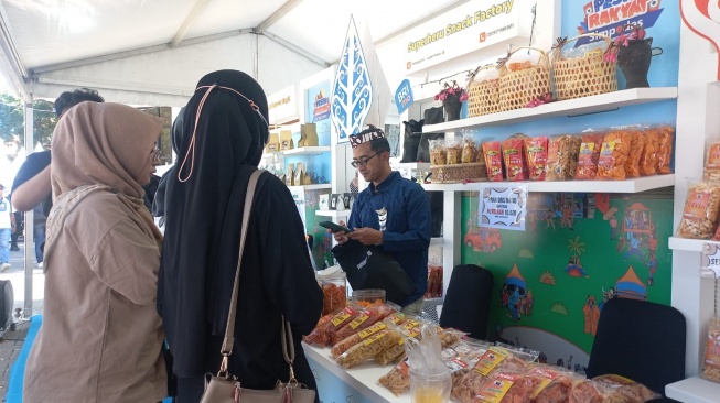 Usai Dapat Modal & Inkubasi Bisnis, UMKM Pesta Rakyat Simpedes BRI Ini Sukses Jadi Produsen Snack di Jawa Timur