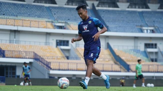 Robi Darwis, one of the players called up by the Indonesian National Team ahead of preparations for the 2022 Asian Games this year.  (persib.co.id)