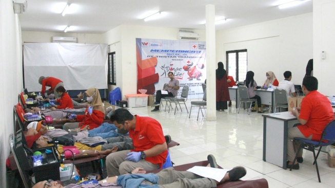 PT Tristar Transindo ingin memberikan dampak positif dengan mengadakan donor darah, bekerja sama dengan PMI Depok [Wahana]