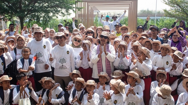 Ajak Generasi Muda Peduli Masalah Lingkungan, Harita Nickel Kolaborasi Tanam Mangrove