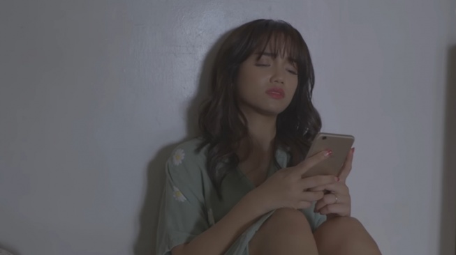 Potret Fuji Jadi Model Video Klip (YouTube Kece TV)