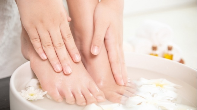 3 Cara Buat Perawatan Kaki Homemade dengan Bahan Alami, Bisa Spa di Rumah!