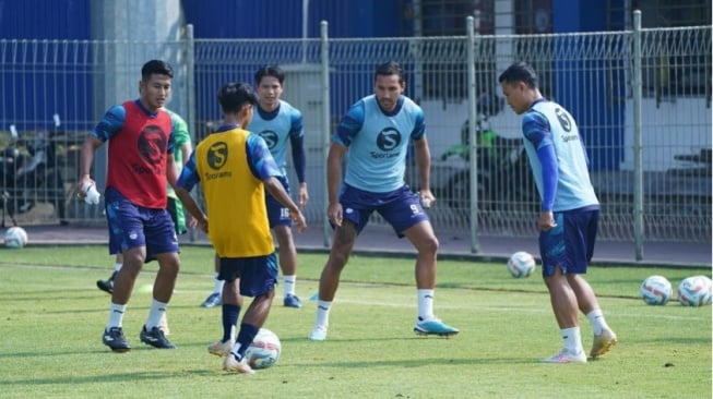 Jelang Bergulirnya Kembali Kompetisi, Persib Bandung Asah Kebugaran Pemain