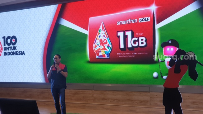 Andrijanto Muljono, Chief Executive Officer Smartfren dalam peluncuran kartu perdana Smartfren Golf di Jakarta. [Suara.com/Dythia Novianty]