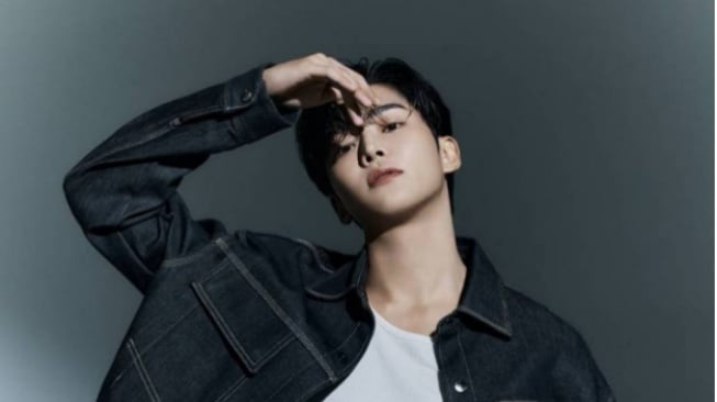 Rela Tak Dibayar Perankan Gay di 'A Time Called You', Rowoon Justru Minta Ini